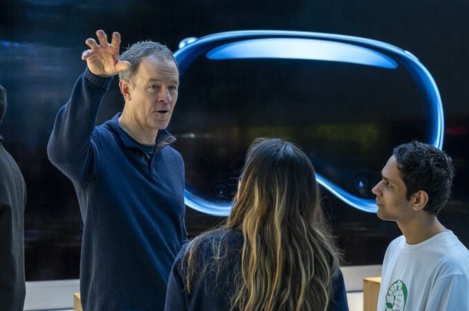 アップル、経営陣の大幅刷新で世代交代　ティム・クックCEOを長年支えた“ナンバー2”が退任へ