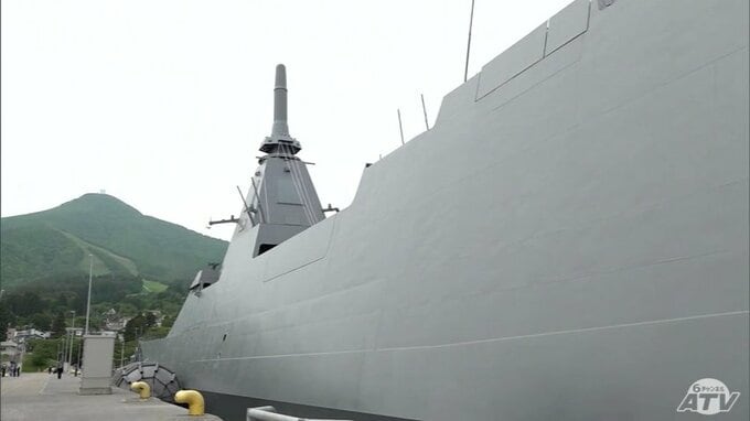 海上自衛隊の最新鋭のステルス護衛艦「なとり」が大湊基地に配備　海中の機雷の探知・除去など多様な任務可能　人員を省力化することも「平時から有事にいたってプレゼンス（＝存在感）を堅持」|TBS NEWS DIG
