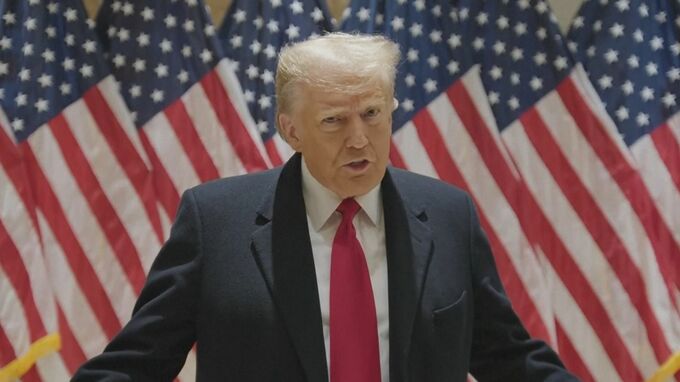 トランプ氏が廷内で「魔女狩り」発言　退出の警告