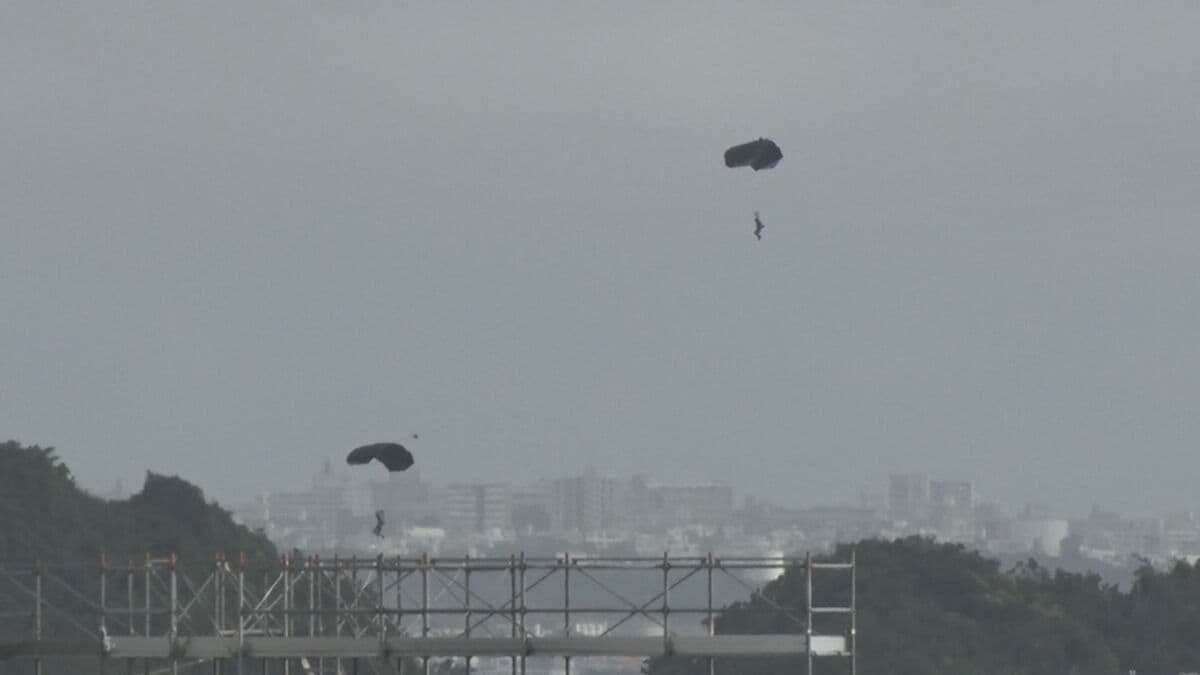 米軍パラシュート降下訓練強行　本来「例外」も今年7回目で常態化