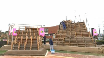 今年の砂像テーマは「城物語」吹上浜砂の祭典 砂像づくり始まる 鹿児島