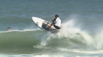 SUPサーフィンで石川・内灘の海から世界へ挑戦 親元を離れサーフ