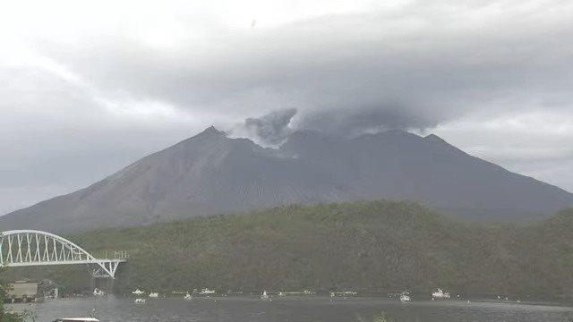 桜島で爆発的噴火　噴煙１０００メートル　灰は北西方向へ　|　鹿児島のニュース｜MBC NEWS｜南日本放送