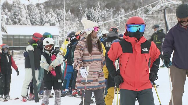 「雪がふかふかで滑るのが楽しい」長野市戸隠スキー場オープンで初日からにぎわい あと2週間ほどで全面滑走可能になる見込み|TBS NEWS DIG