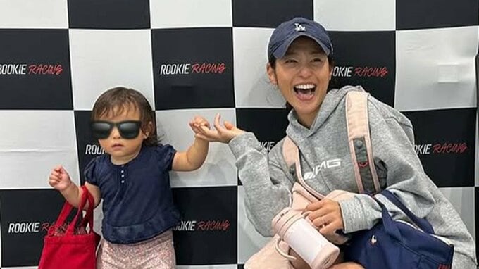 【岡副麻希】「ふらっとサーキットに立ち寄れる御殿場市民最高だね！」富士スピードウェイのハロウィンイベントを娘と満喫|TBS NEWS DIG