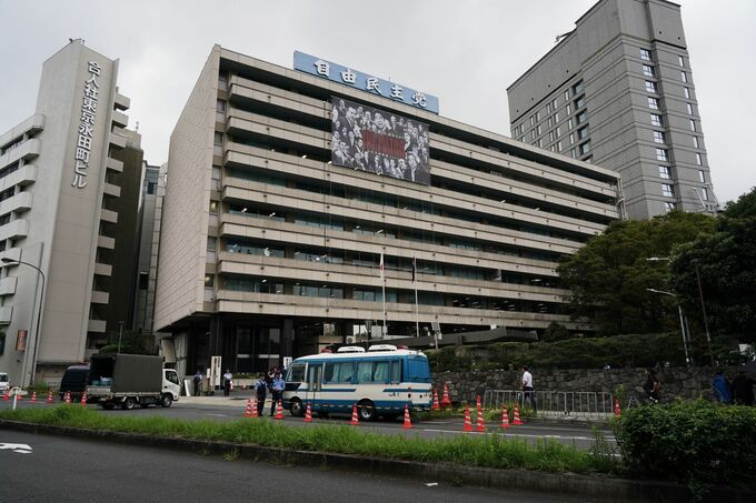 自民総裁選前倒しの是非、意思確認に「スピード感が必要」－逢沢氏