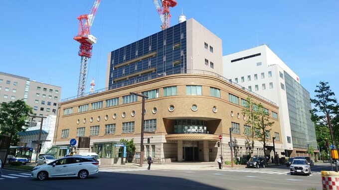 系列店の女性スタッフとの交際に立腹か「俺はヤクザとも客引きとも繋がっている」24歳男性従業員を脅迫　オーナーの52歳の男を逮捕「大体あっている」　札幌ススキノ　|　北海道のニュース｜HBC北海道放送