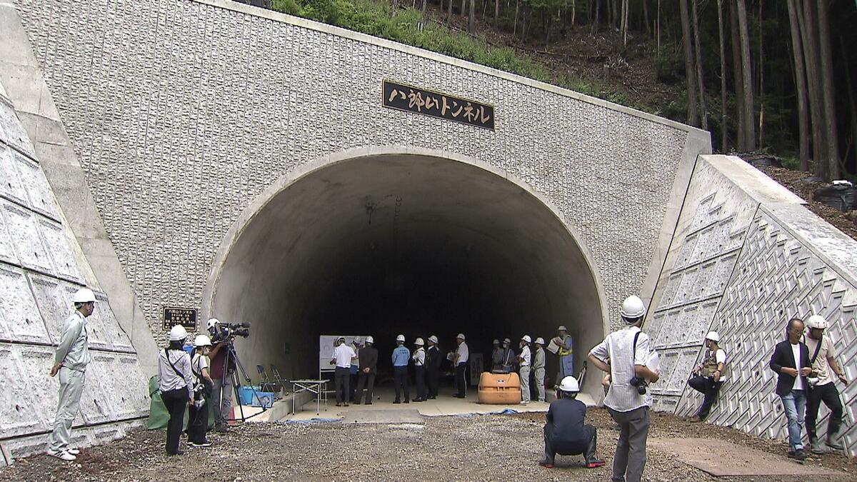 30センチ必要なのに厚さわずか3センチ」トンネルに空洞…県が必要な検査