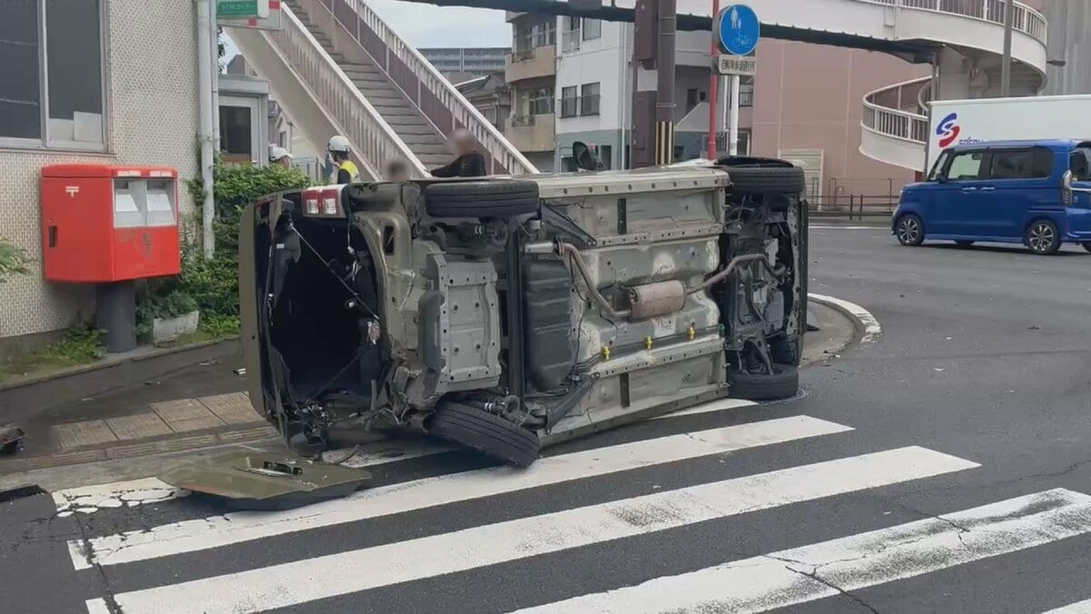「車同士の事故で横転している」国道10号で車2台の事故　鹿児島市