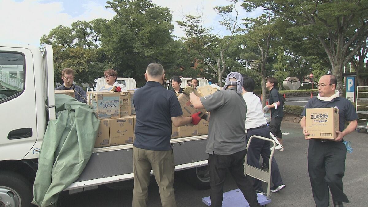 「とにかく水が足りない」地震被災の熊本へ…大分の福祉施設から水6トンを発送