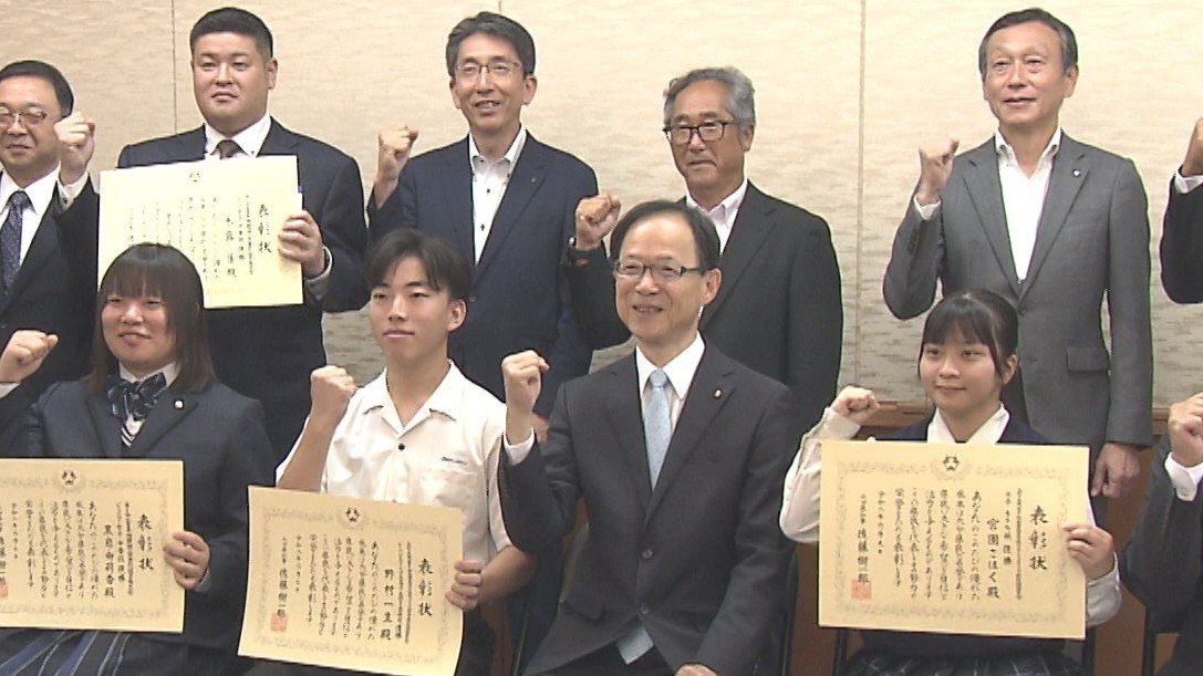 スポーツの全国大会で活躍　高校生ら4人に大分県民表彰