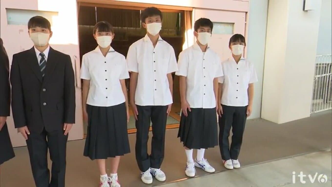 男子もスカート選択可能に 中学校で「ジェンダーフリー」制服お披露目 愛媛・四国中央 | TBS NEWS DIG