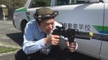 「走り回るし中腰で動くし結構大変」町長たちが赤外線レーザー銃「サバゲー」を体験 自動車教習所を舞台に＝静岡・下田市　|　静岡のニュース | SBSNEWS | 静岡放送