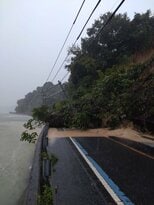「斜面が崩れている」土砂崩れで県道が通行止め　電柱も倒れる　大雨の影響　広島･江田島　|　RCC NEWS | 広島ニュース | RCC中国放送