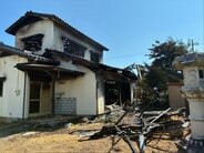 【火事】「1階の窓から火が出ている」未明の住宅地（富山市上二杉）…隣家にも延焼か　2時間40分後に消し止められる　|　富山のニュース｜天気・防災｜チューリップテレビ