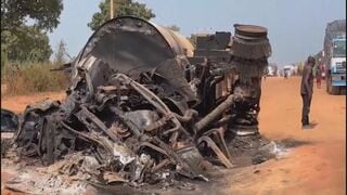 ナイジェリア タンクローリーが横転し爆発 35人死亡| TBS CROSS DIG with Bloomberg