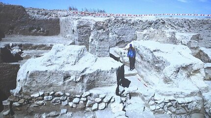 BC4000年　パルミラ　ルタゴ遺跡出土品4点　東さ7-1009① トルコの古代遺跡で新発見 100メートル規模の大建築址の周壁か 都市が