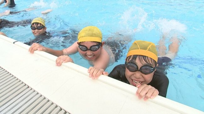 「冷たくて気持ち良い」小学生は水泳授業に歓声 大月は2日連続で真夏日|TBS NEWS DIG