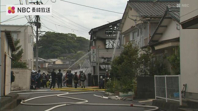 長崎・島原で6棟焼く火災発生 焼け跡から1人の身元不明遺体、同居の97歳母親と安否確認できず|TBS NEWS DIG