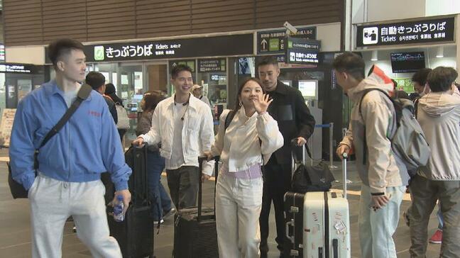 外国人観光客が夢中！富山で見つけた日本のカタチ “ブラックラーメンから絶景まで” ニューヨークタイムズ「2025年に行くべき52か所」に選ばれた富山|TBS NEWS DIG