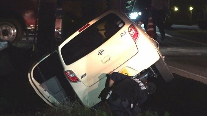 運転の女性は胸などを強く打ち死亡　車は道路を逸脱し電柱に衝突　|　山梨のニュース | ＵＴＹテレビ山梨