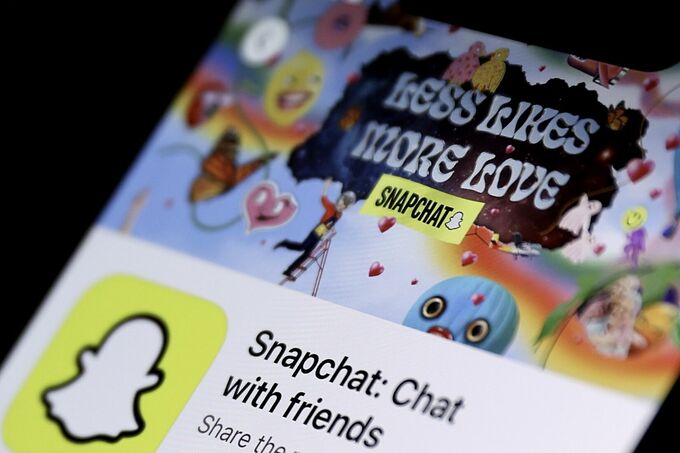 スナップ株一時16％安、マクロ経済の「逆風」理由に売上高予想示さず