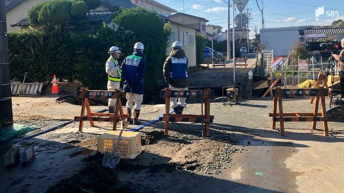 「道路に水があふれている」水道管から大規模漏水で水浸し 2万1000世帯で水道水濁る可能性＝浜松市中央区　|　静岡のニュース | SBSNEWS | 静岡放送