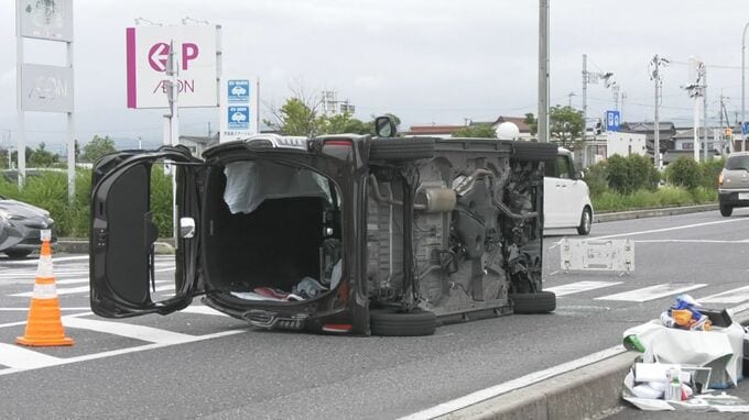 軽乗用車が横転…出会い頭の衝突事故で1人けが　「音がして、見たら事故をしていた」　鳥取県日吉津村|TBS NEWS DIG
