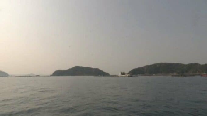 船から海に転落の61歳男性、約1キロを50分泳ぎ島へ自力上陸 ライフジャケット非着用も無事|TBS NEWS DIG