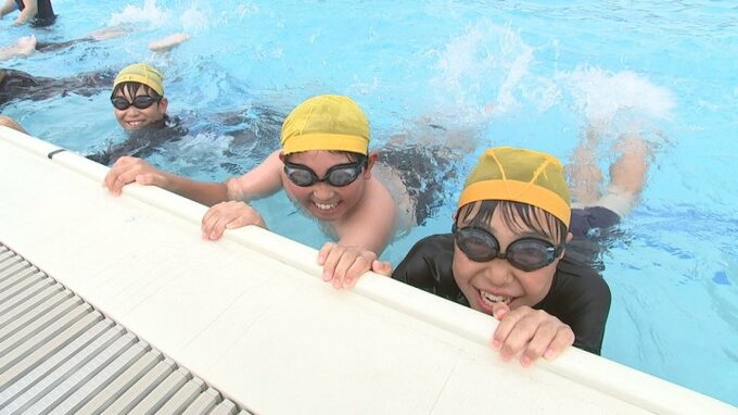 「冷たくて気持ち良い」小学生は水泳授業に歓声　大月は2日連続で真夏日|TBS NEWS DIG