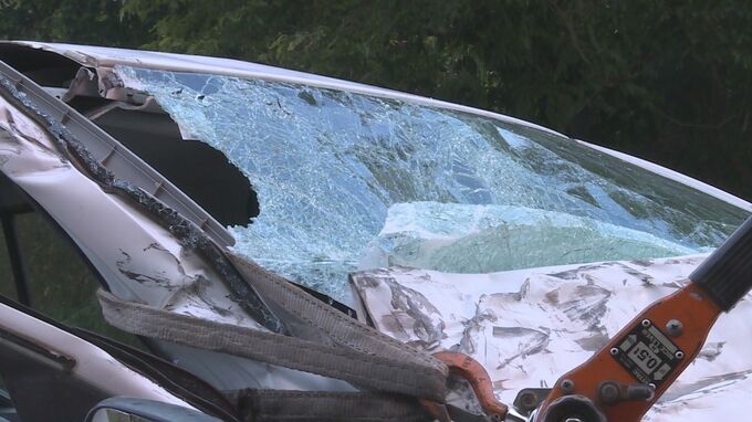 軽ワゴン車とトラックが衝突　３人軽傷|TBS NEWS DIG