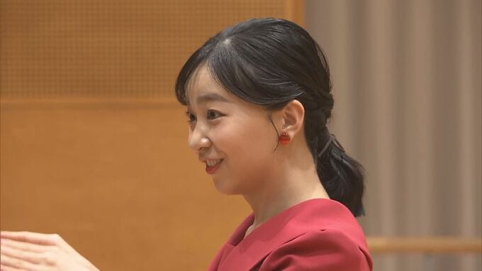 秋篠宮家の次女・佳子さま　鳥取県へ　「手話パフォーマンス甲子園」開会式では手話で挨拶　高校生らと交流も…「本当に手話がお上手で…本当にすごい」|TBS NEWS DIG