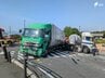 国道246号でトラックとトレーラーの衝突事故、2人けが 車が交差点をふさぎ現場付近は通行止め＝静岡・長泉町|TBS NEWS DIG