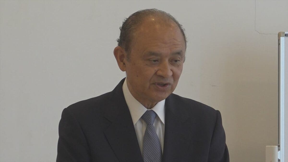 当時の「記憶がない」　証明写真機に放尿疑いで辞職の飯島修前県議が記者会見　記者の質疑には応じず　山梨