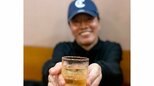 【 遠藤憲一 】「麦茶です、どうぞ」水分補給呼びかけショットにフォロワー反応　「水割り、にしか、見えない」の声も|TBS NEWS DIG