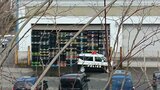 秋田市の倉庫のクマ 侵入確認から4日目 設置したわなに入ったのを確認|TBS NEWS DIG