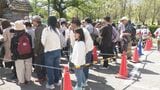 旬のタケノコに長蛇の列 石川最大の産地・金沢市内川地区で「たけのこまつり」とれたてのタケノコ並ぶ ごはん・天ぷら・煮物・たけのこバーガーも　|　石川県のニュース｜MRO北陸放送