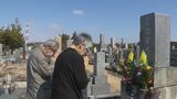 彼岸の中日に大勢の家族連れらが墓参り 墓石を清め線香や花を供えて先祖の霊を慰める 名古屋・天白区の八事霊園 | 名古屋・愛知・岐阜・三重のニュース【CBC news】 | CBC web