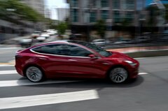 テスラの利益は再び予想下回る、ＥＶ不振－ロボタクシー10月発表| TBS CROSS DIG with Bloomberg