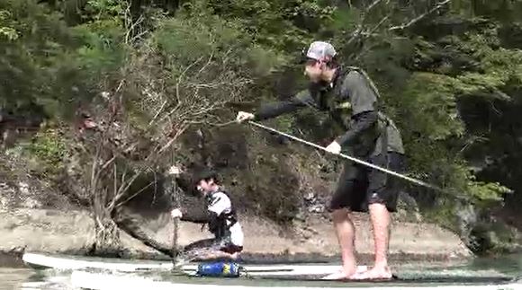 中学生がパドルを漕いで水面を進むサップを体験　自らの体験を記事にして地元の魅力を発信するPR冊子作成へ　（長野）　|TBS NEWS DIG