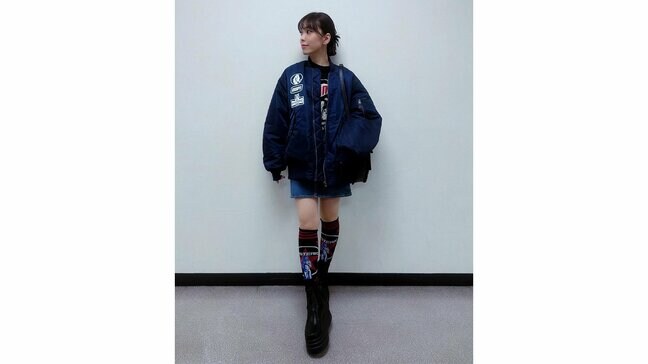 【杜このみ】　「長く大切に着たい宝物」20年前から愛するブランドのジャケットとデニムのミニスカート姿を公開|TBS NEWS DIG