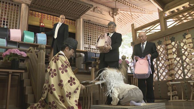 真新しいランドセルともうすぐ入学　学業成就や交通安全を願う「勧学祭」　山口|TBS NEWS DIG
