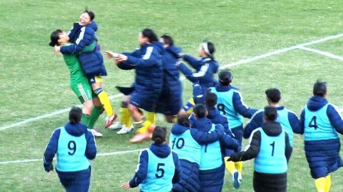 高校女子サッカーベスト8出揃う ！ 史上初の4連覇を目指す藤枝順心、前回準Vの神村学園らが準々決勝へ|TBS NEWS DIG