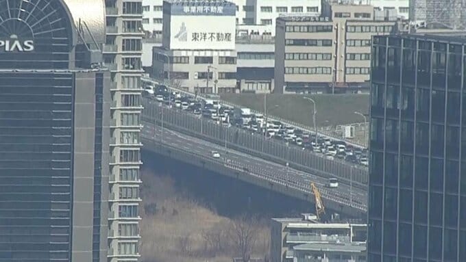 【梅田・鋼鉄管突き出し】新御堂筋の交通規制と周辺の渋滞続く　近畿地整は迂回ルート発表（長柄・十三）　|　MBSニュース | 関西の最新ニュースを分かりやすく。