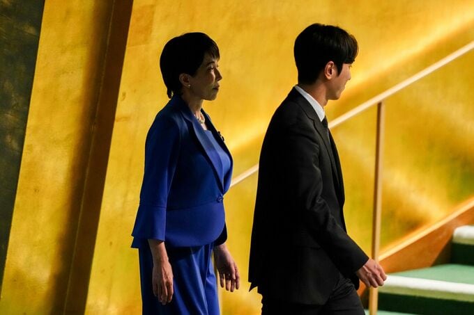 高市首相がゼレンスキー大統領と初会談、ウクライナ支援継続を約束