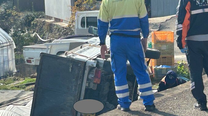軽トラック 道路脇の畑に横転 運転手の70代男性 搬送先の病院で死亡確認　長崎県雲仙市南串山町|TBS NEWS DIG