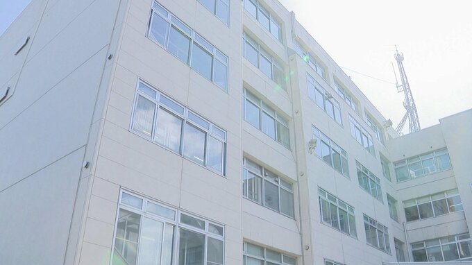 【逃走後に公務執行妨害で逮捕】コンビニの女性店員の腹蹴った疑いで42歳男を再逮捕　北海道函館市|TBS NEWS DIG