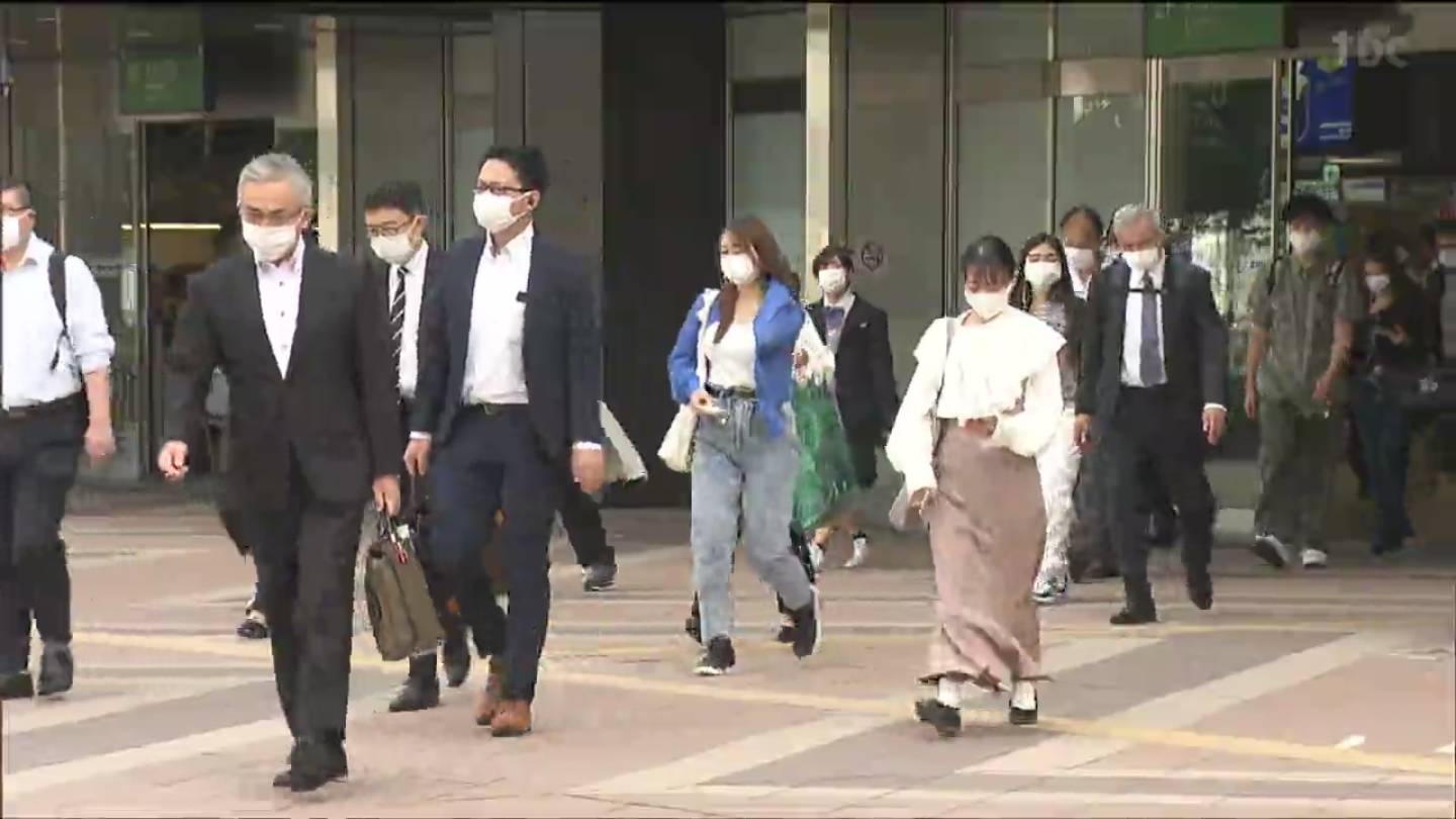 まだ暑いですね 10月に入り衣替え 半袖姿 の人も Tbs News Dig