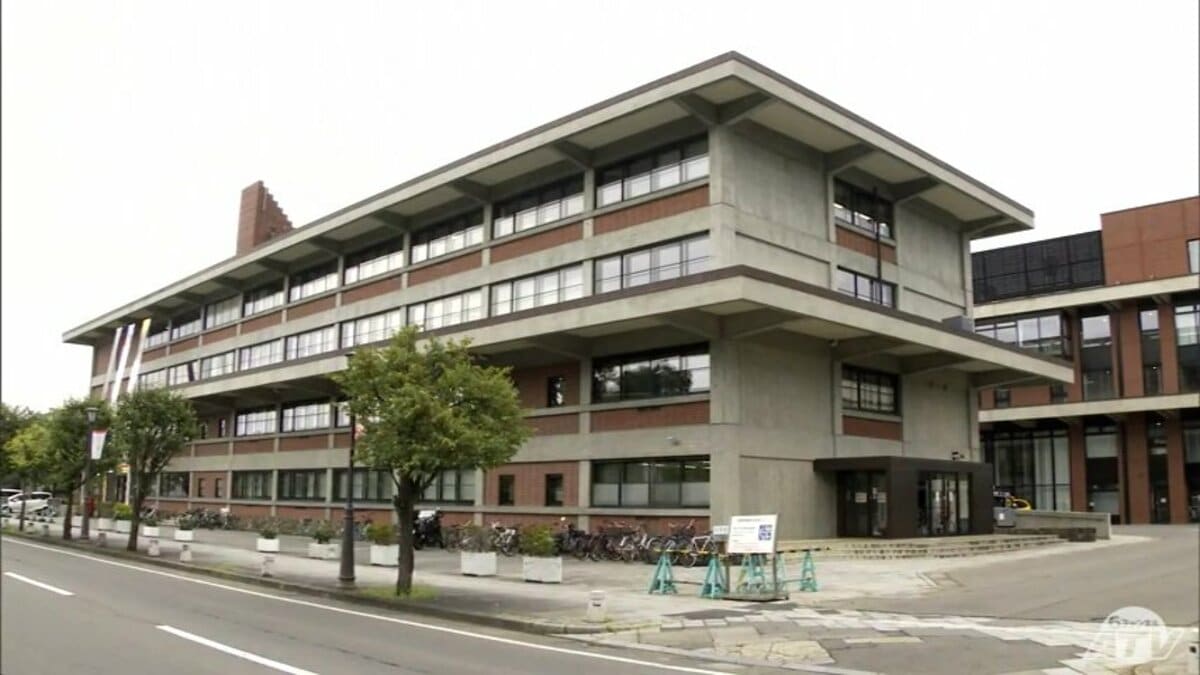 パレットギズ汚れなし 車検令和10年５月まで。 自賠責令和10年５月１８日まで。 車検切れの公用車1台を使用 6月16日で車検が満了したにも関わらず8月6
