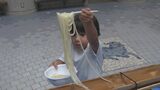 「流しうどん」に子どもたちが四苦八苦 沖縄市 | 沖縄のニュース|RBC 琉球放送